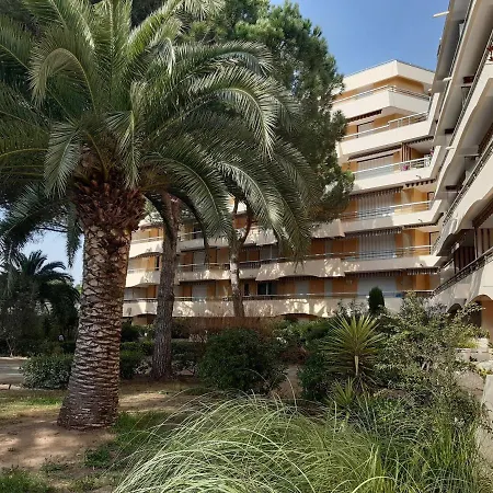2 Personnes Avec Piscine A - Fr-1-226a-150 *